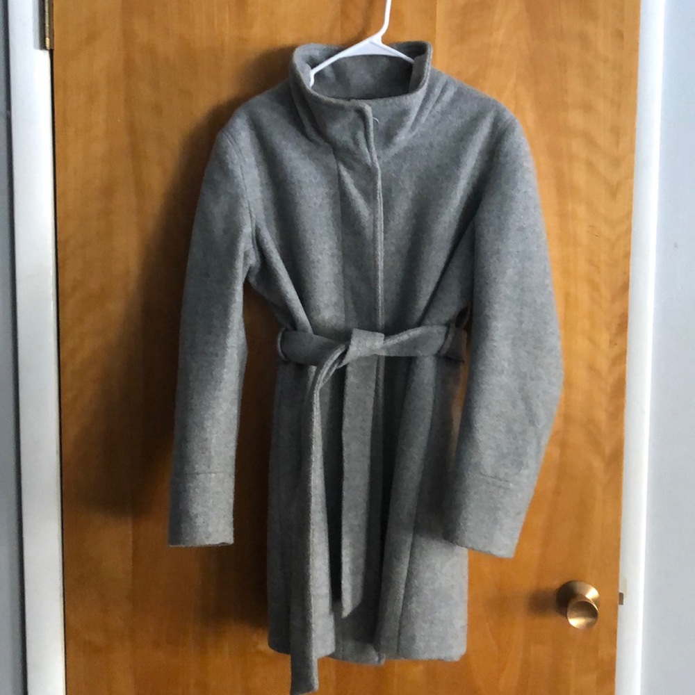 Old navy maternity jacket